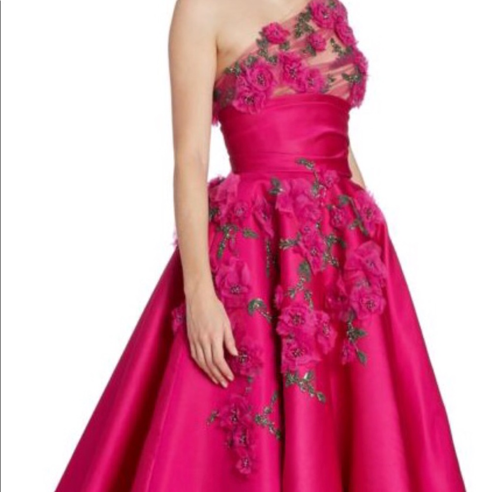 Marchesa gown - Picture 5 of 8